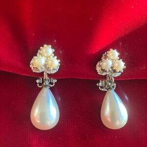 Vintage clip on Pearl Drop Earrings